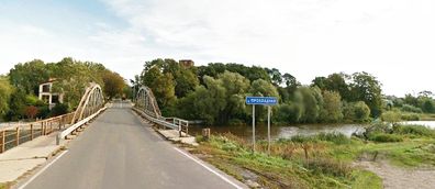 Brücke über den Frisching in Brandenburg am Frischen Haff, Ostpreußen