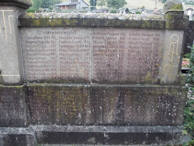 Untersimonswald Kriegerdenkmal Inschrift rechts 24Aug2018.jpg
