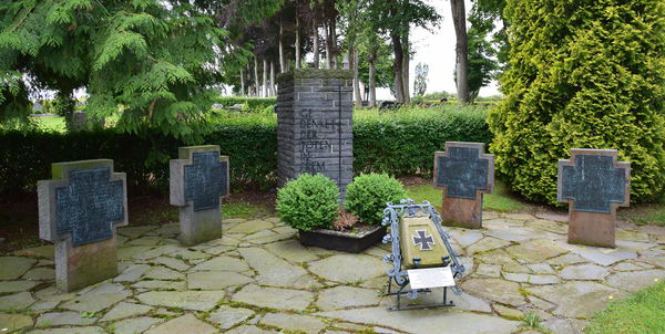 Die Gedenkstätte auf dem Friedhof