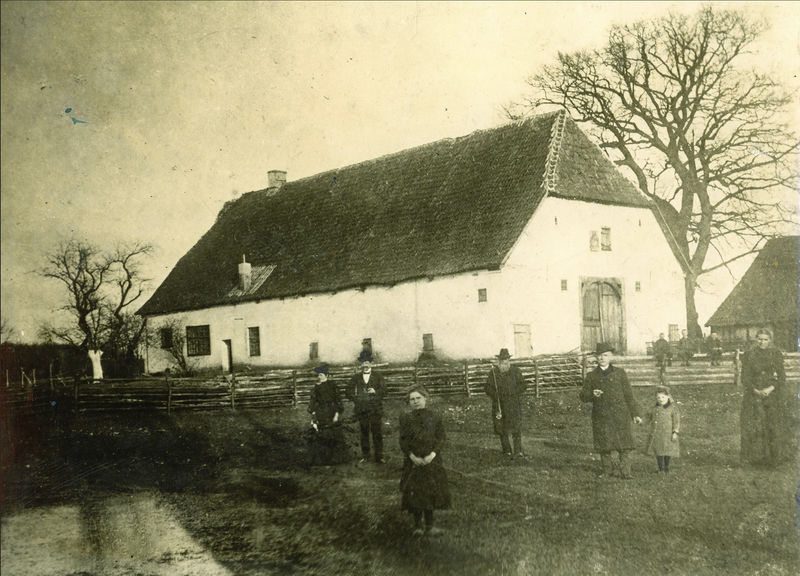 Alter Everskotten um 1905 mit Scheune und 1000-jähriger Eiche