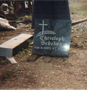 Windenburg Friedhof Christoph Sedelies 1994 r.jpg