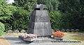 Zons Friedhof-Denkmal-WK.jpg