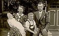 Marta Rauba und Willy Paulicks mit Kindern Werner und Harry.jpg