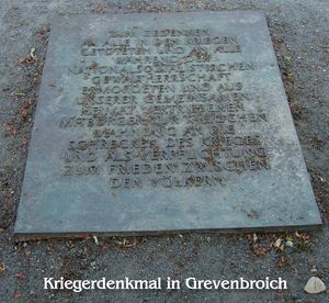 Grevenbroich-Kriegerdenkmal Bodentafel.jpg