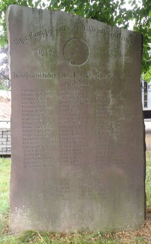 Loehne Kriegerdenkmal VfL Viktoria Mennighueffen-1.jpg