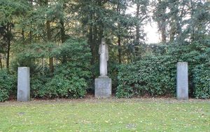 Herford Kriegerdenkmal Friedhof Elverdissen-1.jpg