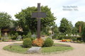 Zons Friedhof-Kreuz.jpg