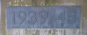 Loehne Kriegerdenkmal Gohfeld-1914-18 1939-45-10.jpg