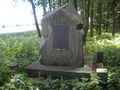 Denkmal Grabstätte Wald Sadowa f. Gef. 8.Brig. Rgt. 21 u. 61 C.JPG