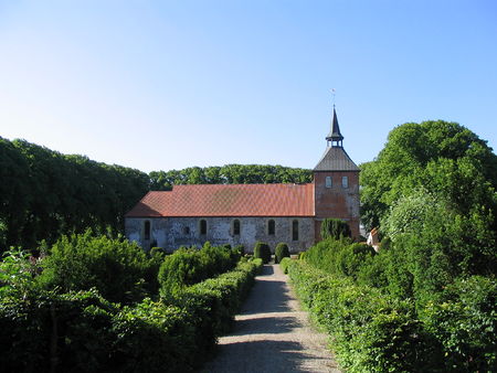 Grundhof (0SH) - Kirche-Nordseite.JPG