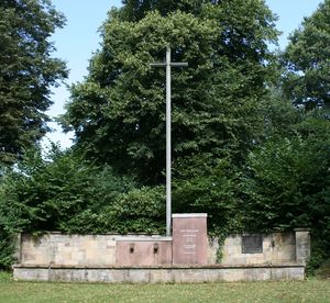 Vlotho Kriegerdenkmal Mahnmal Exter-1.jpg