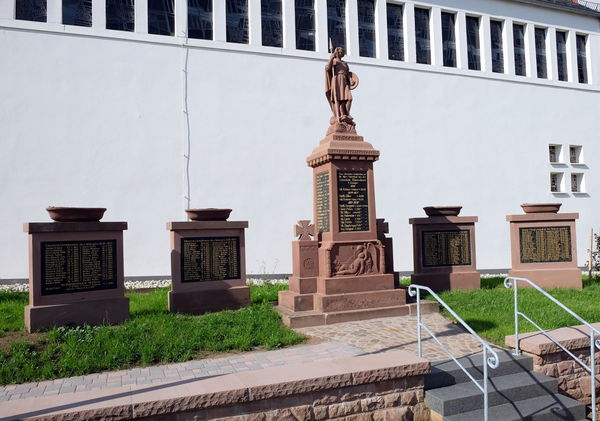 Birresborn-Denkmal 7559.JPG