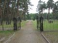 1939 1945 SoldatenfriedhofHindenburghain Ansicht Zugang.JPG