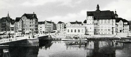 Königsberger Stadtteil Löbenicht mit Holzbrücke und Neuem Pregel